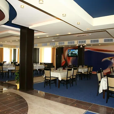 Hotel Queen 2*