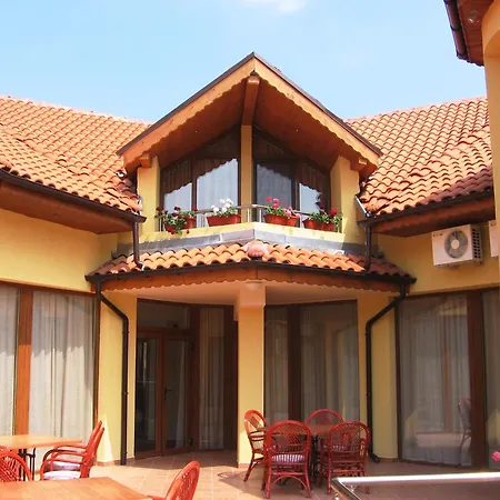 Queen Hotel Aydemir