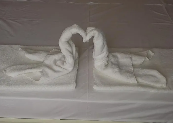 Queen ホテル Aydemir